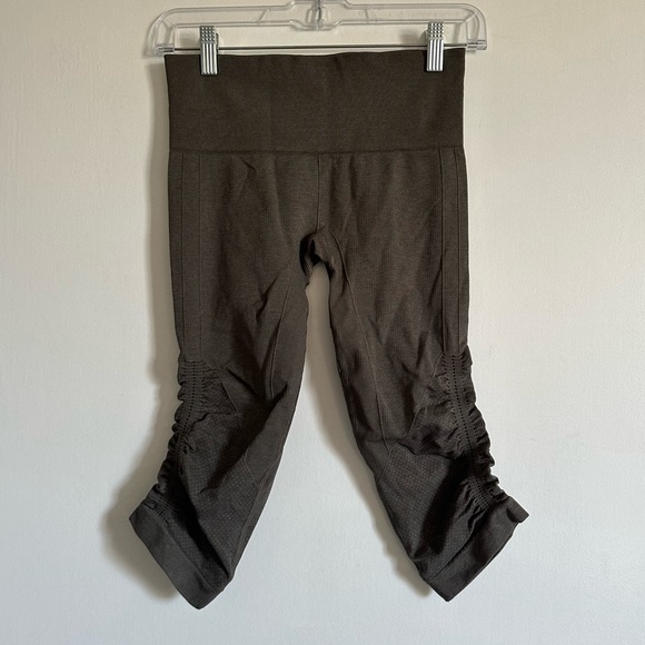 Lululemon Athletica Gray In the Flow Crop II Seamless Athletic Leggings size 4 - Picture 8 of 14